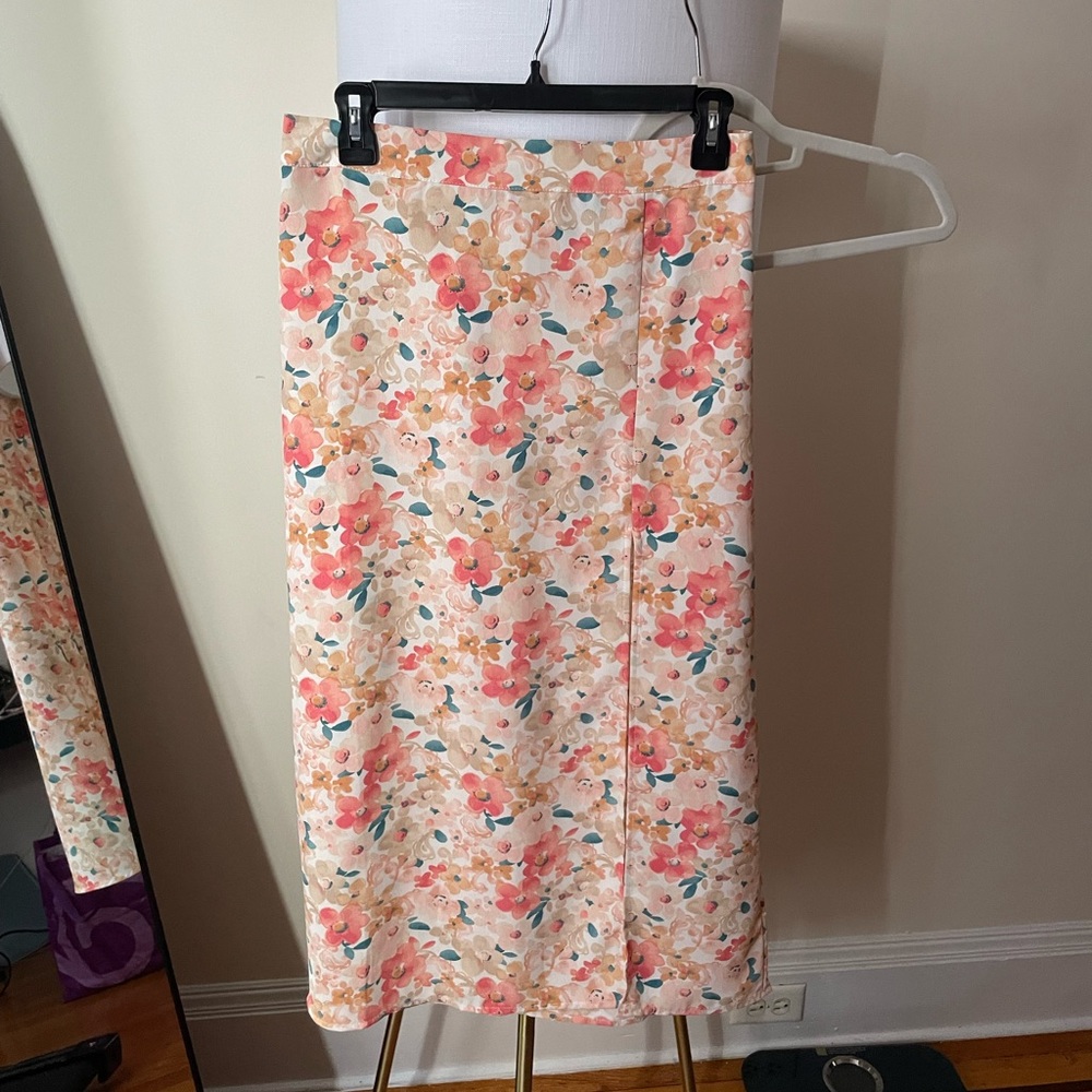 Floral forever 21 skirt